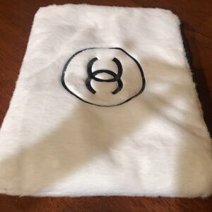Absolutely adorable authentic rare,collectible white Chanel furry pouch/clutch.